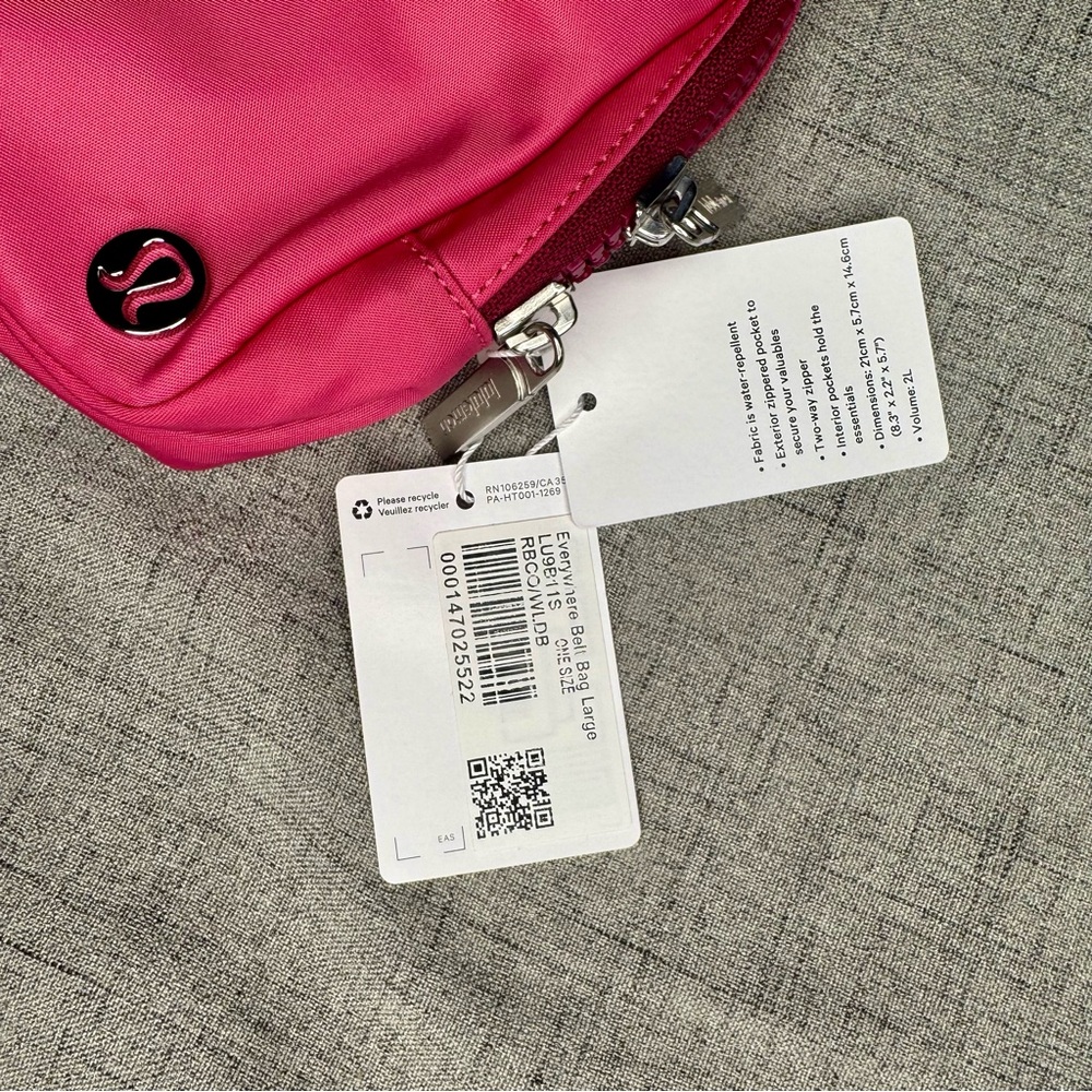 Lululemon Everywhere Belt Bag Raspberry Coulis Wild Berry Large 2L NWT - Picture 12 of 12